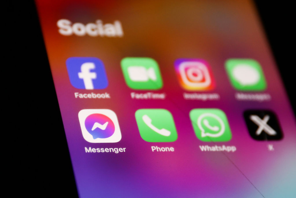 Social Media Apps Through The Broken Glass